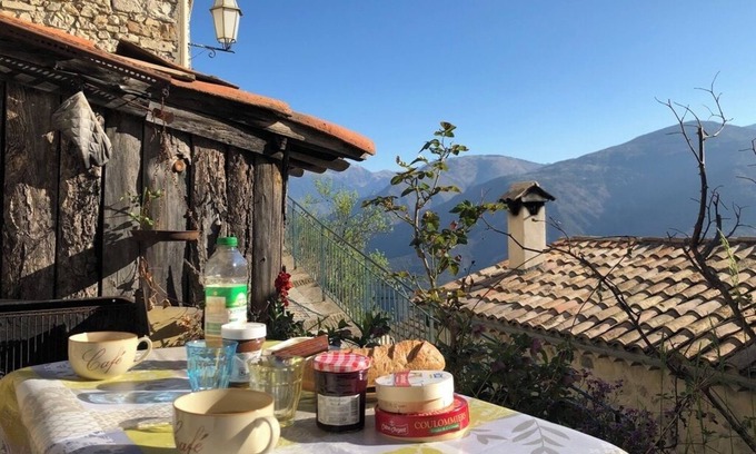 Bairols Maison | Stone tower in the heart of the village in the Mercantour Park, 45 minutes from Nice
