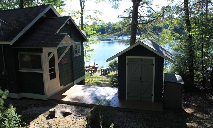 Barnstead Cabine | Retraite Influencé japonaise sur Lakefront