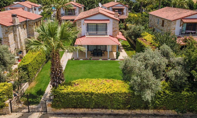 Yavansu Mahallesi Villa | Stone Villa Near Long Beach & Kusadasi Mall with Big Front Yard