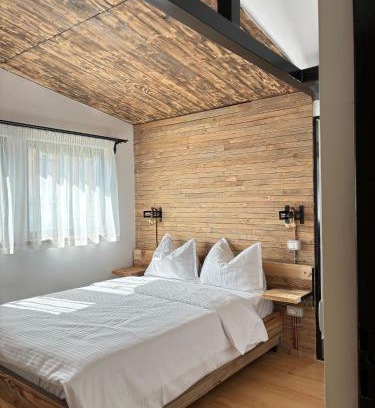 Oestii Paminteni Maison | Stone Village Transfagarasan