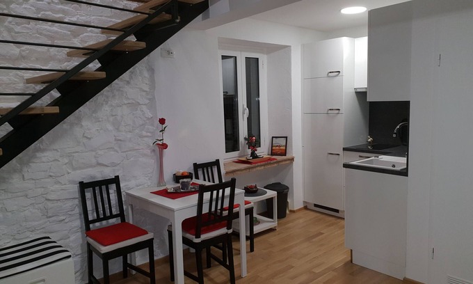 Izola Appartement | Mur de pierre appartements Izola