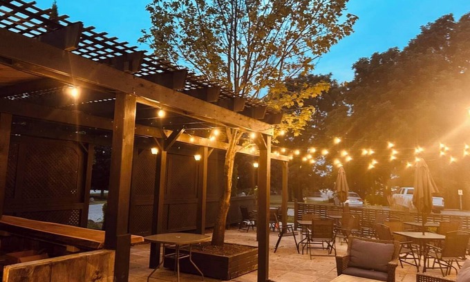 St. Mary's Hôtel | Stone Willow Inn