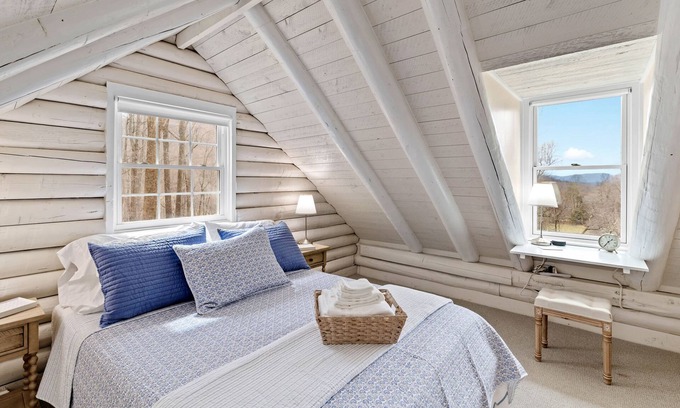 Cobham Cabine | Stonemont Farm Cabin - in Keswick by VIneyards!