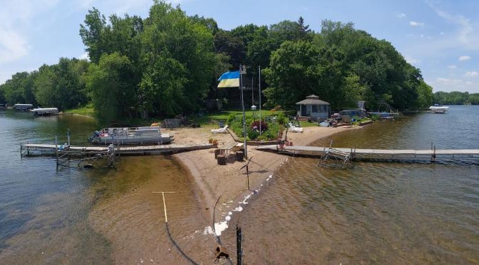 Lake Elmo Maison | StoneWall House Lakeside Suite