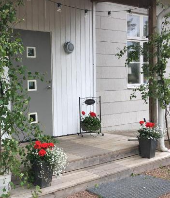 Kristinehamn Lit Et Petit-Déjeuner | Stor lägenhet i Elofstorps Missionshus