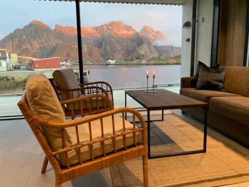 Henningsvaer Appartement | Stor moderne leilighet i Henningsvær, 70 kvm