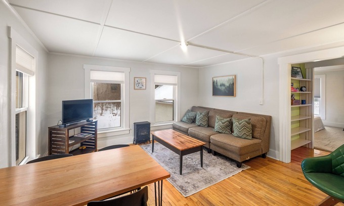 Morrisville Copropriété | Stowe Lofts-Cozy 2-bedroom condo, peaceful, 5 minutes to Stowe, Fast WiFi