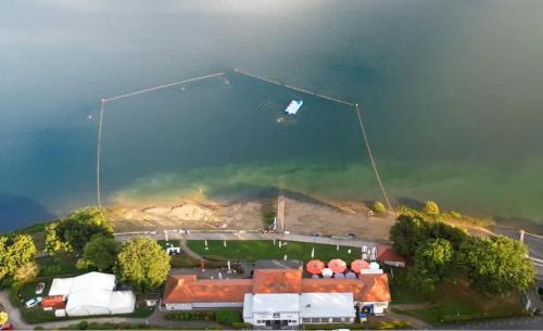 Waldeck Hôtel | Strandhaus Edersee Nr 12 - Kaminzimmer, Seeblick, Badestrand, Seeterrasse