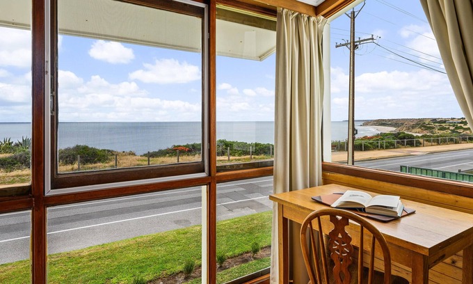 Port Willunga Maison | Strandhus ~ Port Willunga - Rich history, breathtaking ocean views, and fine art ~ experience Port Willunga, authentically