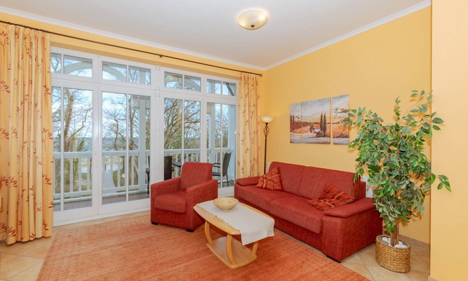 Ostseebad Kuhlungsborn Appartement | Strandnahe Ferienwohnung an der Ostsee mit Balkon, Saunabereich & Pool im Haus!