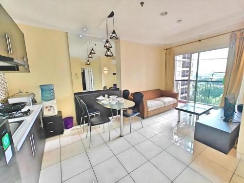 Kelapa Gading Barat Appartement | Strategic 2BR Gading MOI Apt with Wi-Fi, Pool & Gym by 2ndHome
