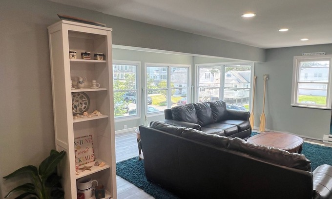 Strathmere Maison | Strathmere Shore house- 3-bedrooms with ocean views