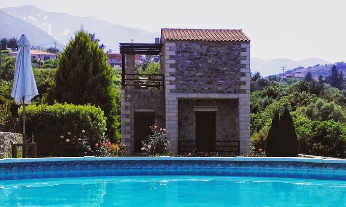 Melidoni Villa | Stratos Villas Chania avec piscine et vue sur la mer