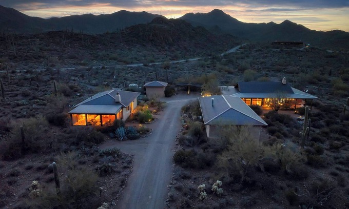Tucson Maison | Straw bale eco-luxe house + guesthouse on 3+ acres 20 minutes to downtown Tucson
