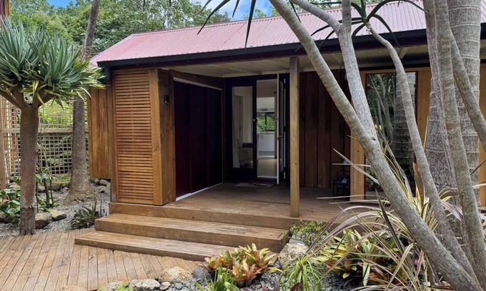 Coromandel Maison | Stream-side Cottage, Driving Creek
