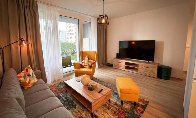 Trnava Appartement | Streams Apartment with Garden and Free Parking