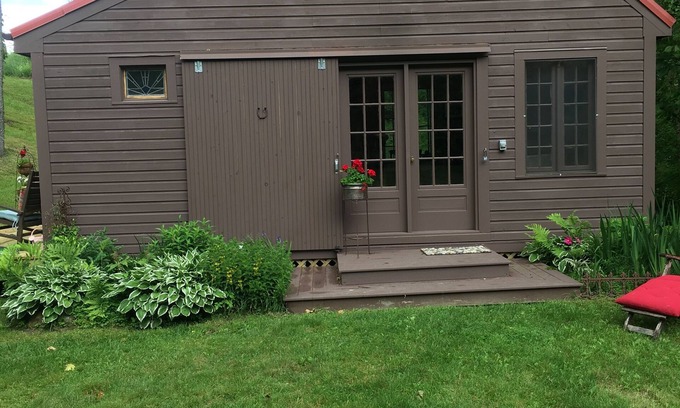 Buskirk Cabine | Streamside Rustic cabin