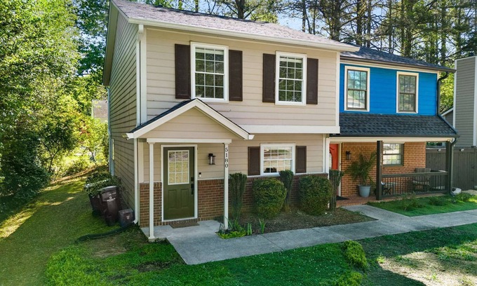 Alpharetta Maison | Stroll to Downtown Alpharetta & Avalon Shops