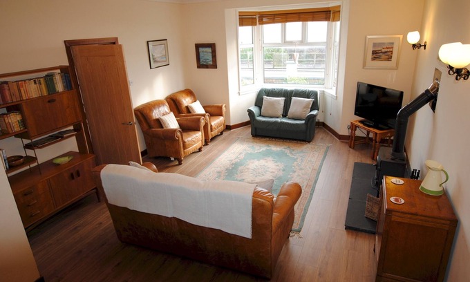 Pittenweem Maison | Stronvar- coastal home with sea views