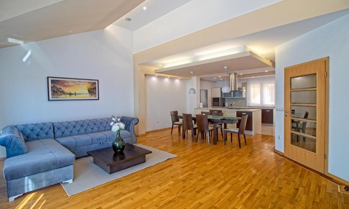 Osijek Appartement | Stross Apartments & Rooms