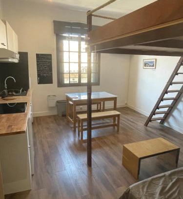 Saint-Michel-l'Observatoire Appartement | Studio climatisé au centre du village