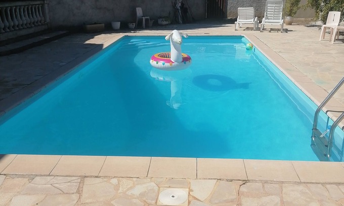 Saint-Martin Appartement | Studio à 15 min de la mer 30min de l Espagne calme et privée avec piscine.