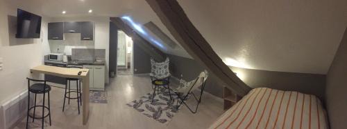 Belfort Appartement | Studio, étage 3, spacieux refait à neuf