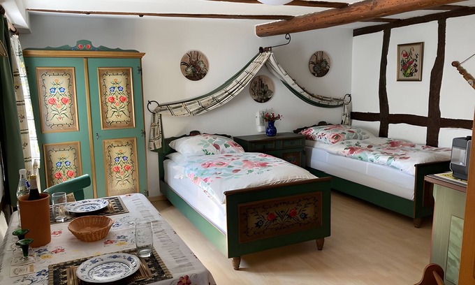 Adorf Appartement | Studio '1, 30qm' with Balcony and Wi-Fi
