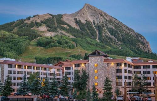 Crested Butte Maison | Studio 115 Perfect Location with Pool and Hot Tub