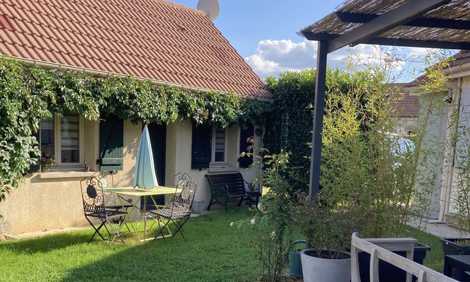 Claye-Souilly Maison | Studio 15 mn Cdg, 15 mn Gare et 30 mn de Disneyland. Bus 200m