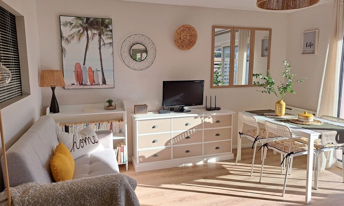 Lege-Cap-Ferret Appartement | Studio 35m2 au calme, idéalement placé dans le village de Lège Bourg