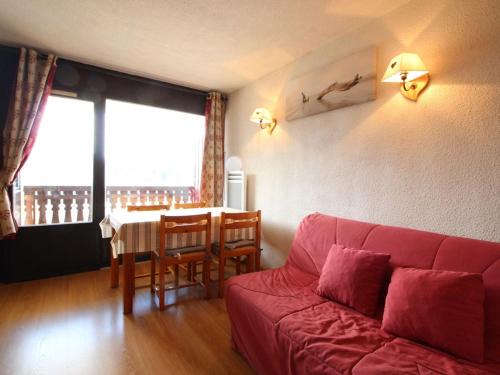 Les Carroz-d'Araches Appartement | Studio 4 pers. proche pistes et commerces, balcon, parking - FR-1-572-131