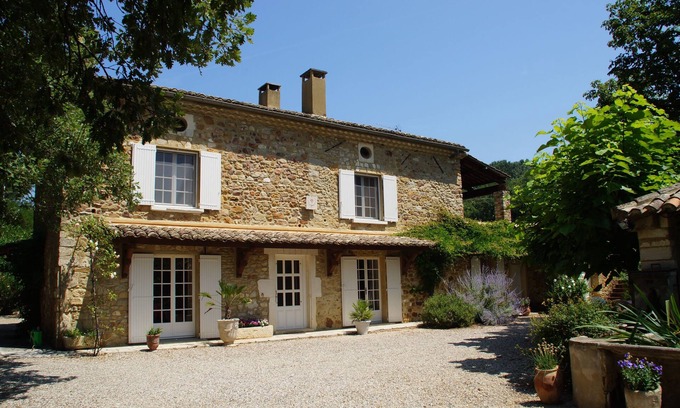 Aigueze Appartement | Gîte pour 2p annexe au superbe mas de caractère, piscine 6X12, propriété calme