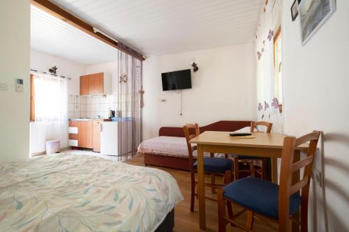 Gornji Karin Appartement | Studio Apartman Ema