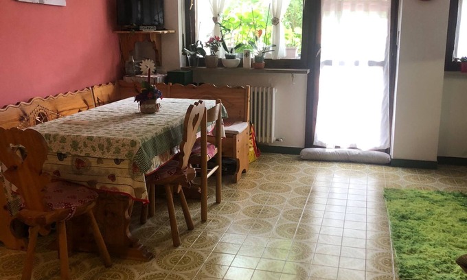 Montoso Appartement | Studio 'L'oasi Dei Larici' avec jardin partagé et balcon