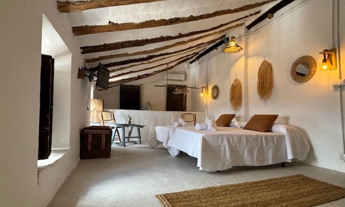 Iznatoraf Appartement | Studio Apartment 'Alojamiento Verdala' with Shared Garden, Wi-Fi and Air Conditioning