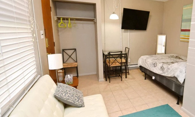 South Bend Appartement | Studio proche de Notre Dame! 1309. 1