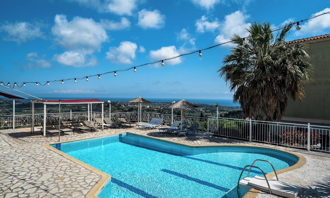 Paliki Appartement | Studio "Ionian Balcony 2" avec vue sur la mer, Wi-Fi et climatisation.