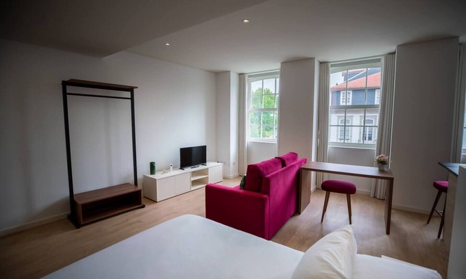Guimaraes Appartement | Studio Apartment - Largo Oliveira