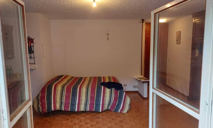 Nevegal Appartement | Studio Nevegal 16 avec vue sur les montagnes et balcon.