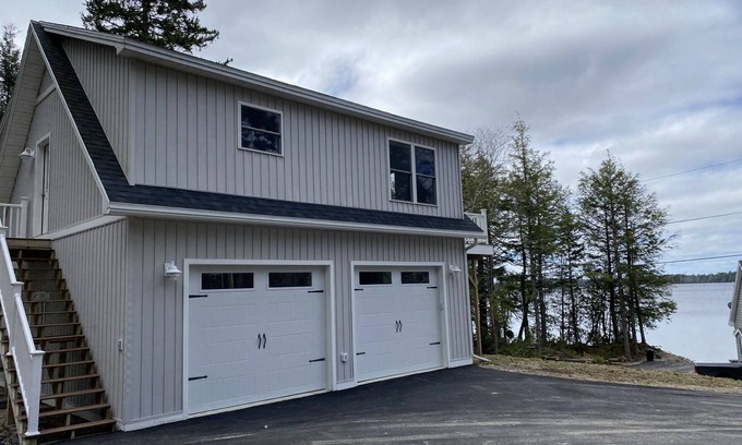 Franklin Appartement | Studio Apartment overlooking Molasses Pond