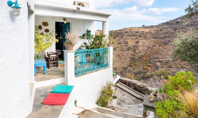 Ioulida Appartement | Studio 'The Castle Kea' avec vue sur la montagne, Wi-Fi et climatisation