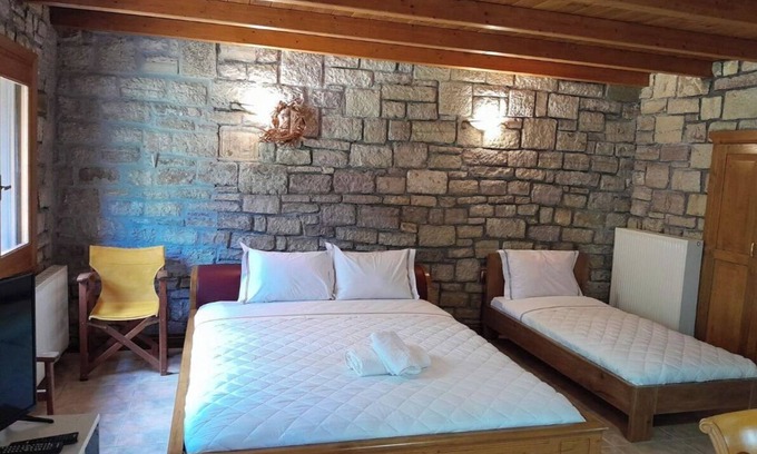 Vatsounia Appartement | Studio "Tsarouxi Village 2" avec vue sur montagne, terrasse privée et Wi-Fi