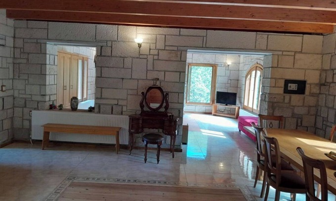 Vatsounia Appartement | Studio "Tsarouxi Village 1" avec vue sur montagne, terrasse privée et Wi-Fi