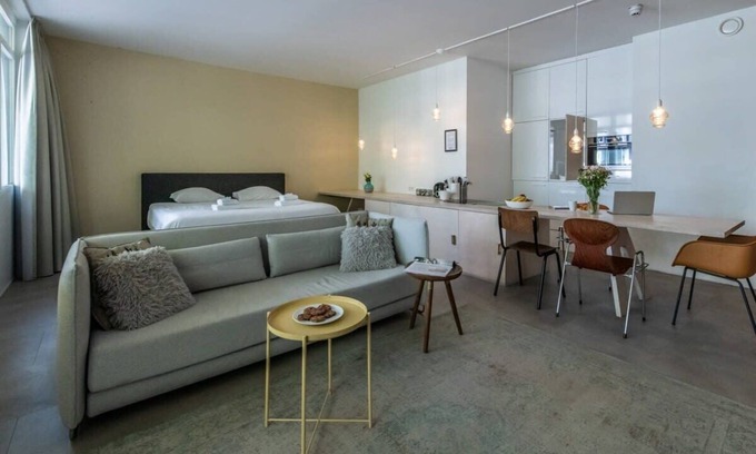 Westpoort Appartement | Studio Apartment with Balcony