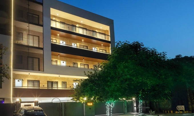 DLF Phase 3 Lit Et Petit-Déjeuner | Studio Apartment with balcony near DLF Cyber City
