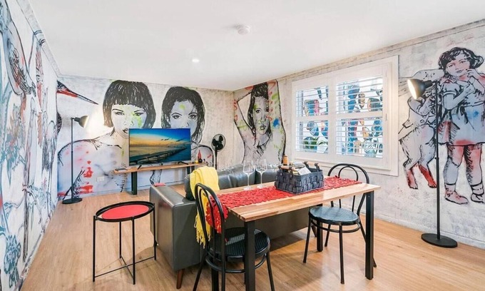Daylesford Appartement | Studio Art on Duke Su