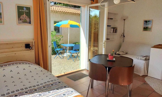 Pertuis Appartement | Studio au pied du Luberon au calme avec les oiseaux et les écureuils