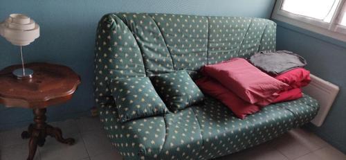Peronnas Appartement | Studio au calme