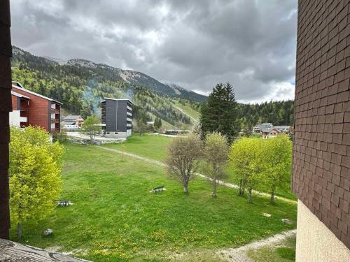 Correncon-en-Vercors Appartement | Studio au pied des pistes avec balcon, parking et proche randonnées - 38250 Corrençon-en-Vercors - FR-1-515-202